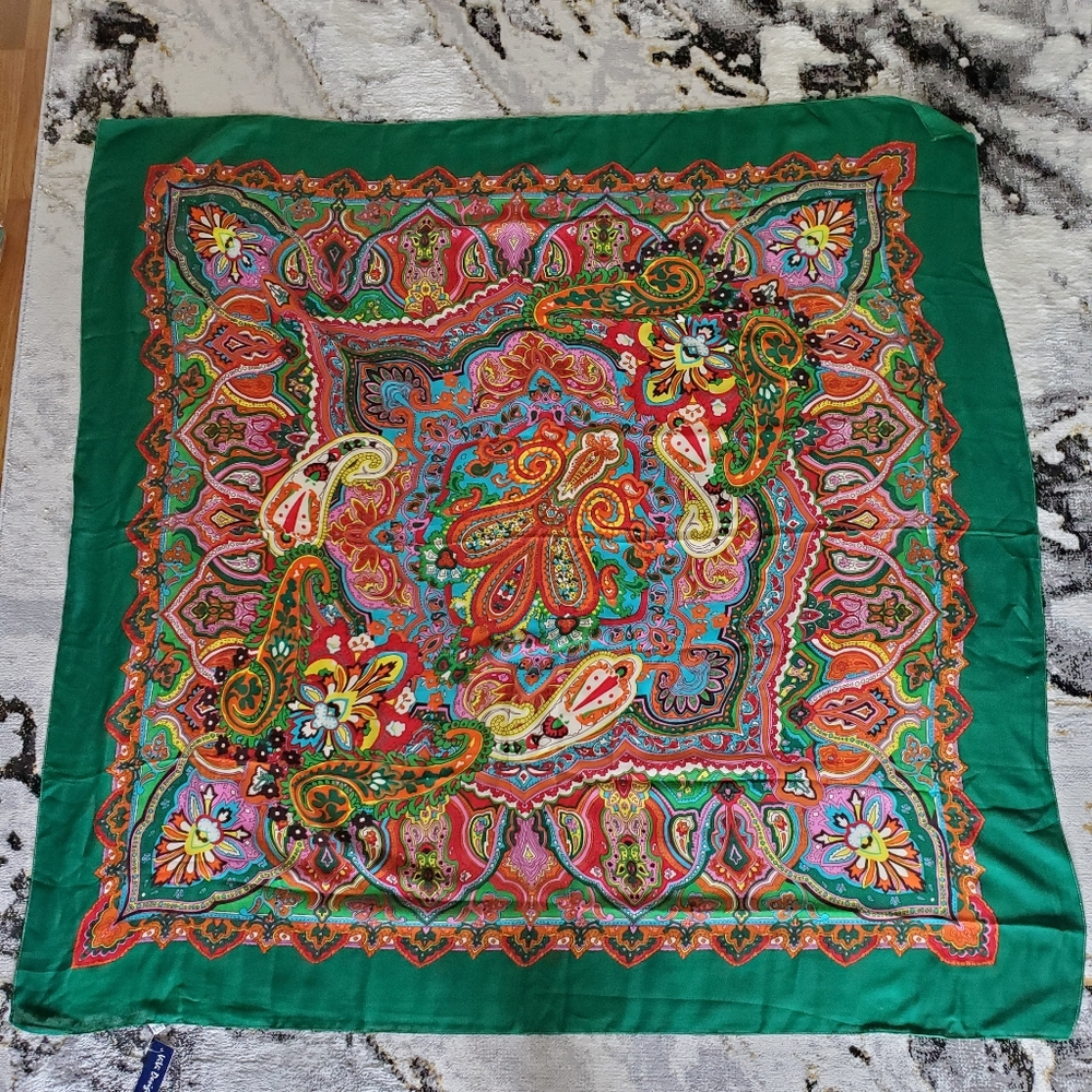 NWT Vivi designs Ukrainian traditional shawl